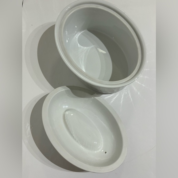 Spode  Fine Oven China  Covered  Casserole 2.5 Quart/ Oven to Table/ Oblong - Picture 6 of 10